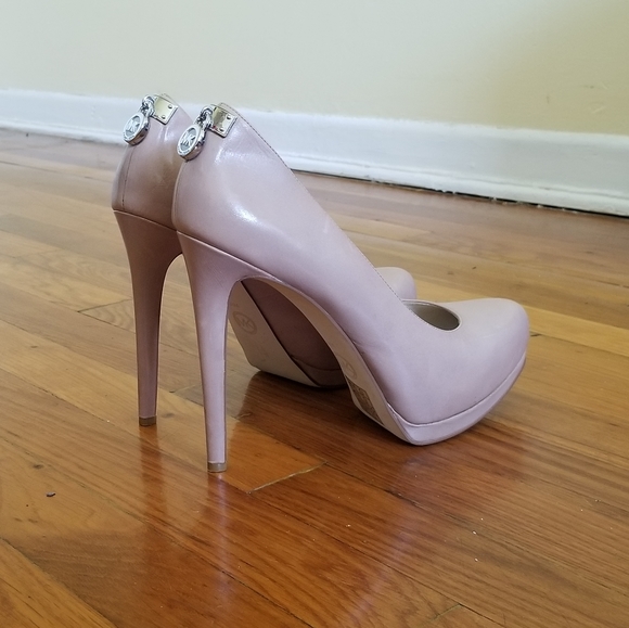 Michael Kors Hamilton Pumps - Picture 1 of 6